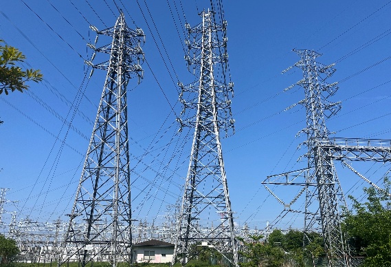 送電鉄塔群