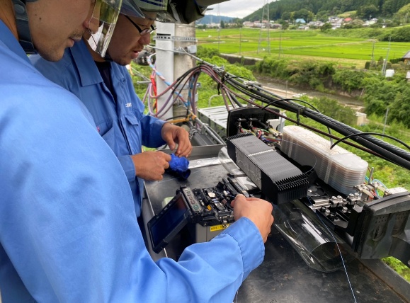 光ファイバー融着作業